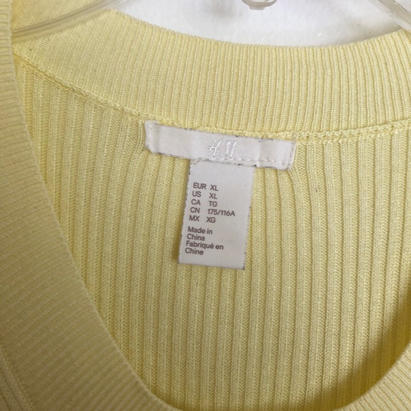 Pale yellow lightweight sweater - Picture 3 of 4